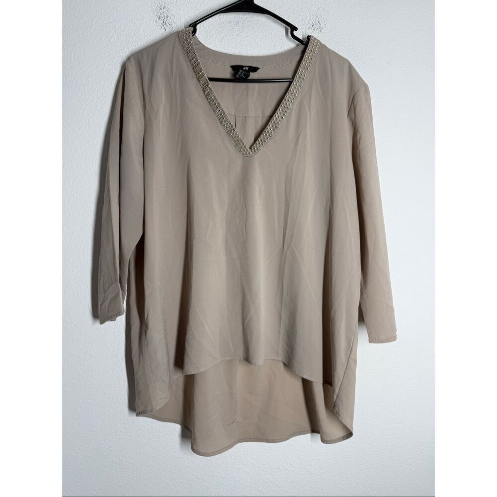 H&M Women’s Chiffon Vneck Blouse Tan Size 14 - Picture 2 of 10
